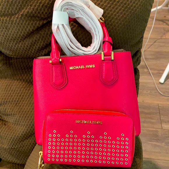 Michael Kors Handbags - Michael Kors purse and wallet set NEW